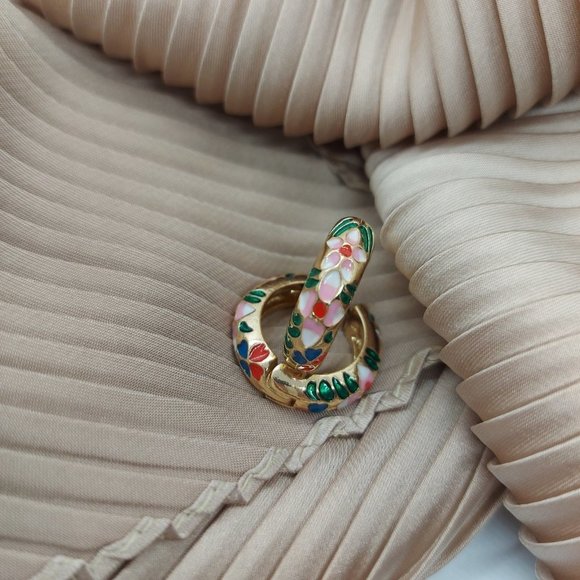 Retro Boho Enamel Flower Huggie Hoop Earrings Purple - Picture 12 of 12